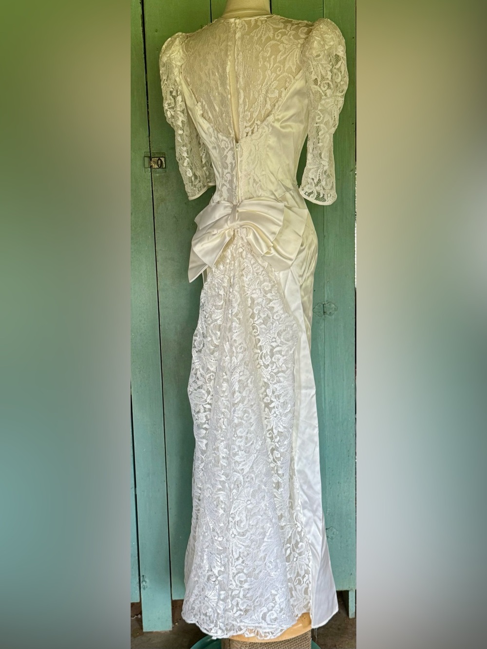 VTG 80's Deco Wedding Satin Basque Waist Sweetheart Neckline Lace Train Bustle 8